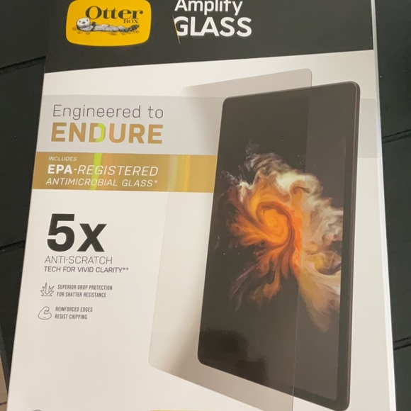 Otterbox  screen protector 11" ipad pro - Picture 2 of 4